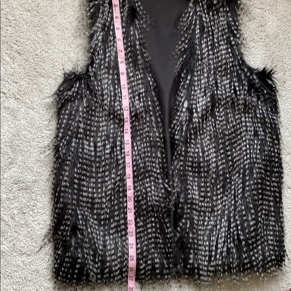 Gianni Bini Fur Feather Vest - Picture 10 of 10